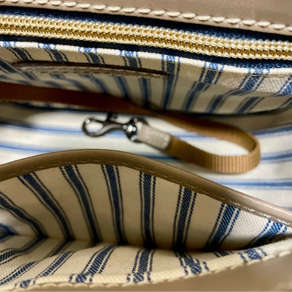 Dooney & Bourke Wexford Leather Saddle Crossbody Bag - Picture 13 of 15